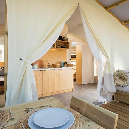 Village Novolandia Campsite *